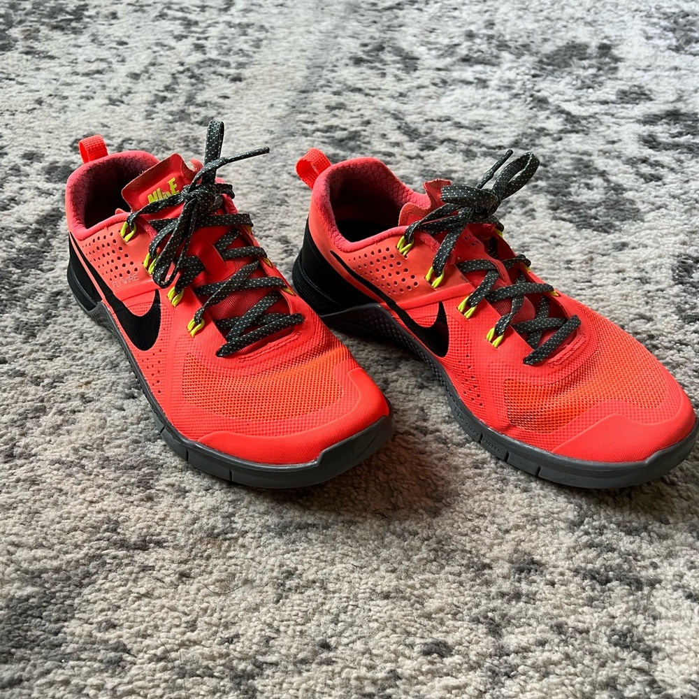 Womens Nike Metcon Trainers